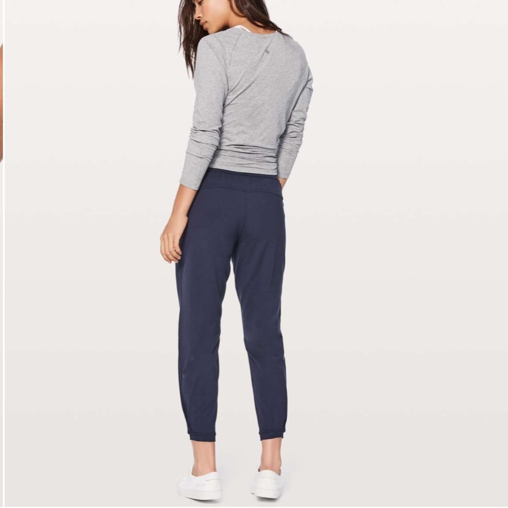 Lululemon twisted & tucked joggers NWOT